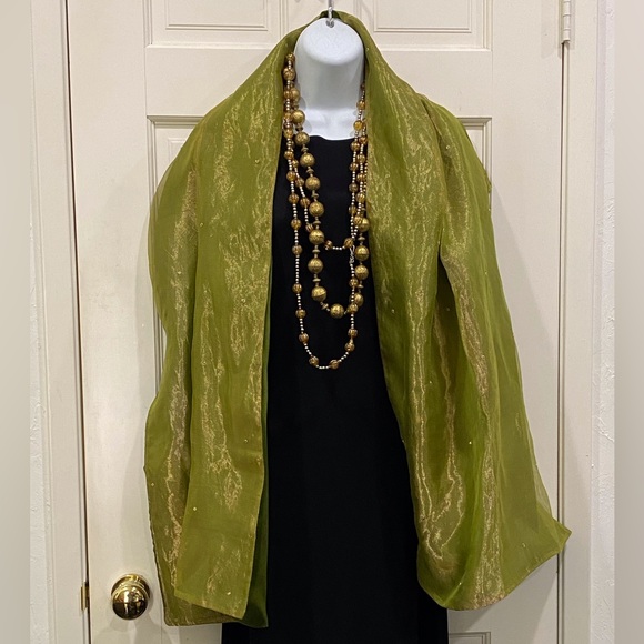 Bohemian chartreuse silk wrap - Picture 11 of 12